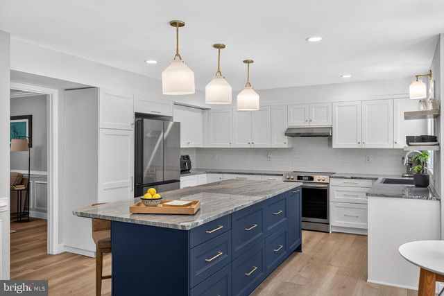 3 WEST LN, Severna Park, MD 21146