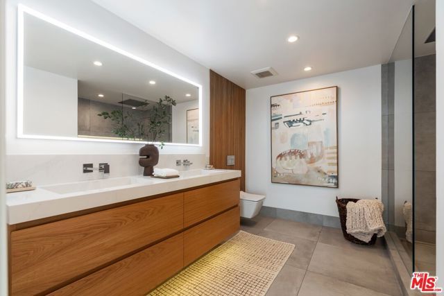 2759 Creston Drive, Los Angeles, CA 90068