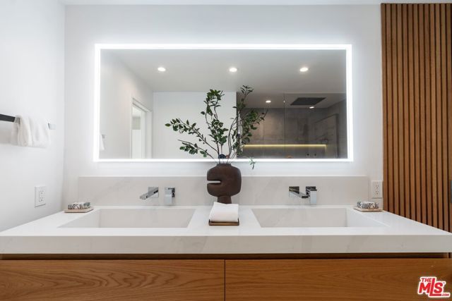 2759 Creston Drive, Los Angeles, CA 90068