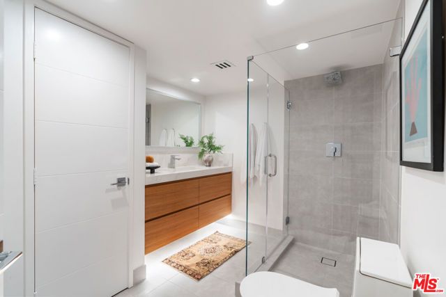 2759 Creston Drive, Los Angeles, CA 90068