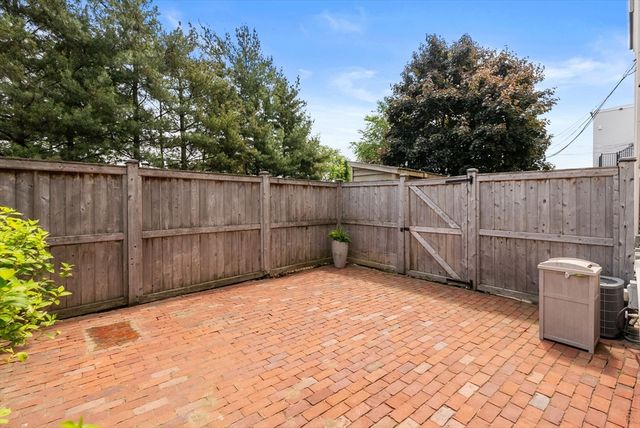 21 Prospect St 1, Boston, MA 02129