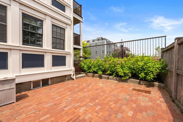21 Prospect St 1, Boston, MA 02129
