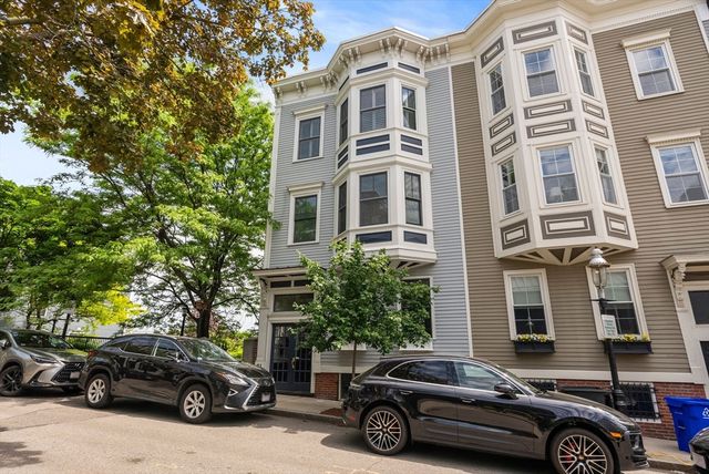 21 Prospect St 1, Boston, MA 02129