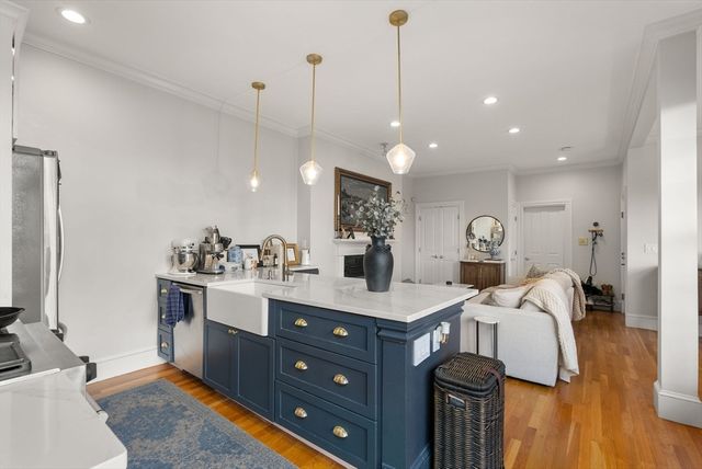 21 Prospect St 1, Boston, MA 02129