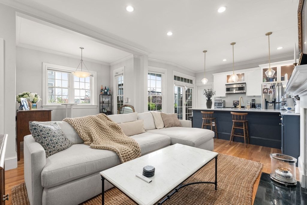 21 Prospect St 1, Boston, MA 02129