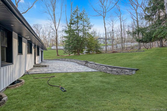17 Woodbury Road, Woodbury, NY 11797