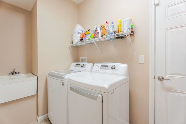 1428 MANDOLIN AVE, Grottoes, VA 24441