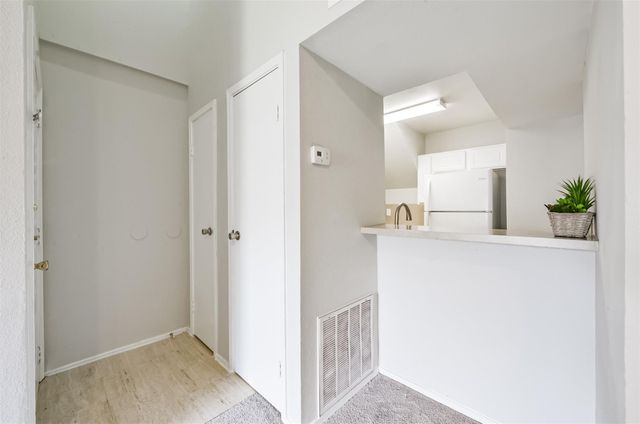 10811 Richmond Avenue 124, Houston, TX 77042