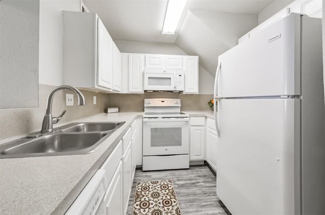 10811 Richmond Avenue 124, Houston, TX 77042