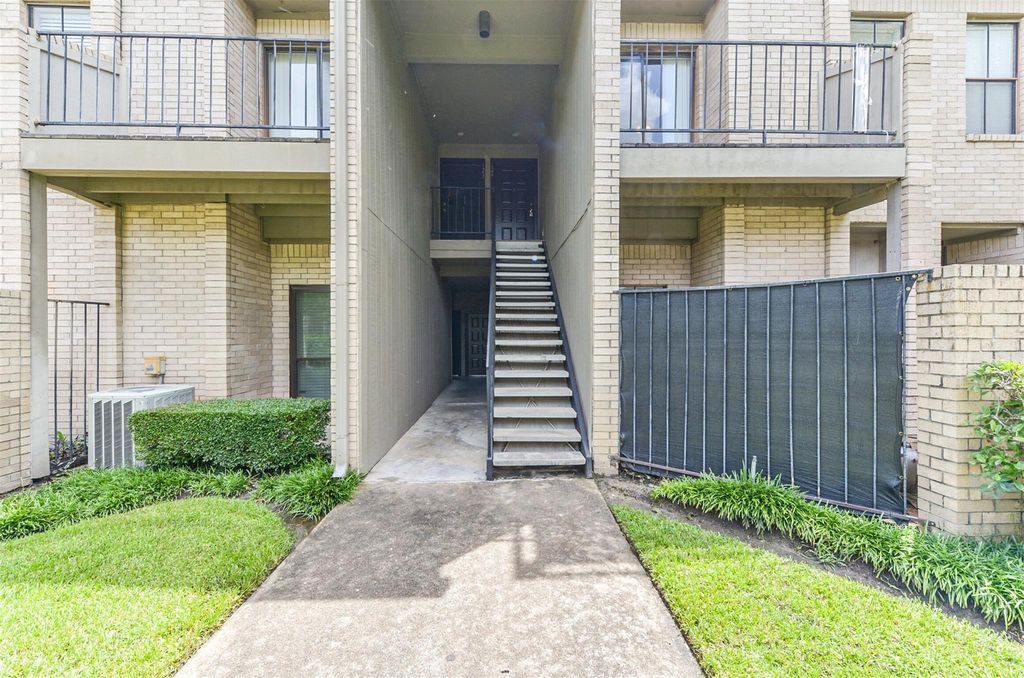 10811 Richmond Avenue 124, Houston, TX 77042