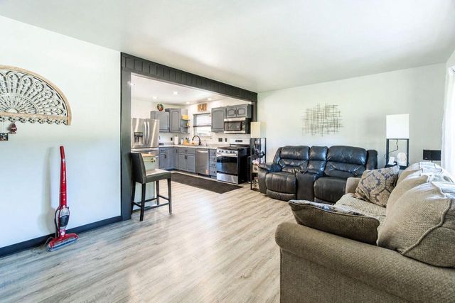 9771 S Austin STREET, Oak Creek, WI 53154