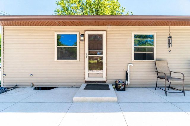 9771 S Austin STREET, Oak Creek, WI 53154