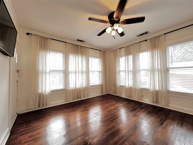 3534 Meadowbrook Drive, Fort Worth, TX 76103