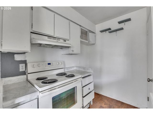 1537 Ne KANE Dr, Gresham, OR 97030