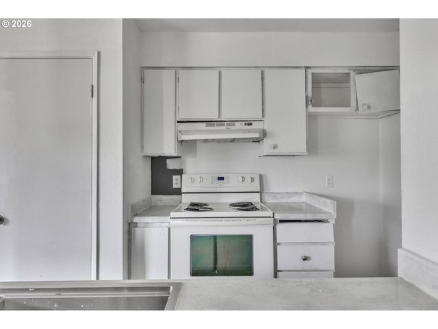 1537 Ne KANE Dr, Gresham, OR 97030