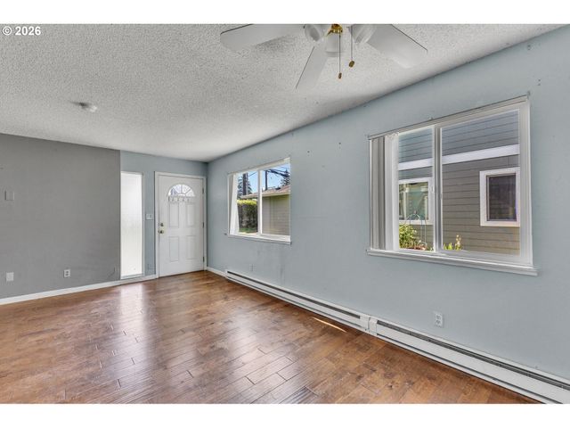 1537 Ne KANE Dr, Gresham, OR 97030