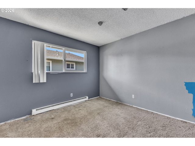1537 Ne KANE Dr, Gresham, OR 97030