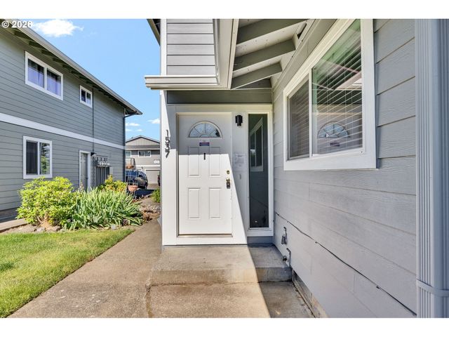1537 Ne KANE Dr, Gresham, OR 97030
