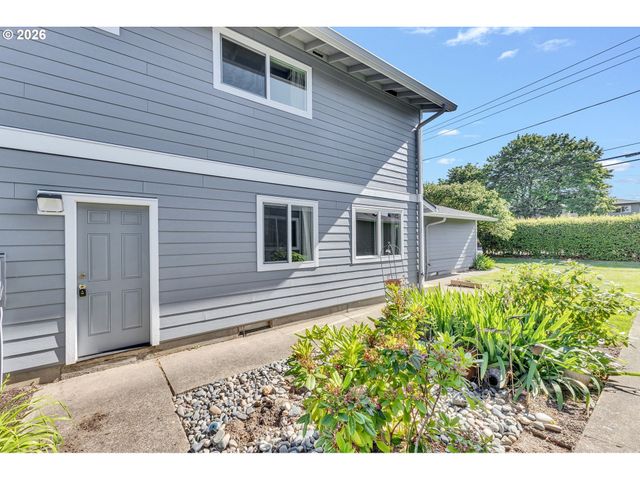 1537 Ne KANE Dr, Gresham, OR 97030