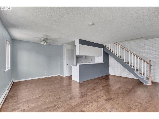 1537 Ne KANE Dr, Gresham, OR 97030