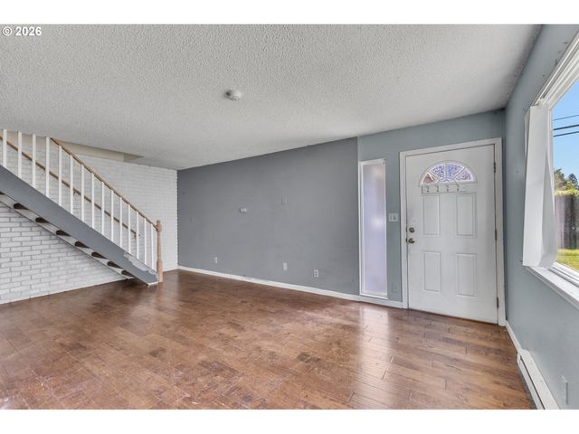 1537 Ne KANE Dr, Gresham, OR 97030