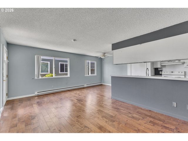 1537 Ne KANE Dr, Gresham, OR 97030