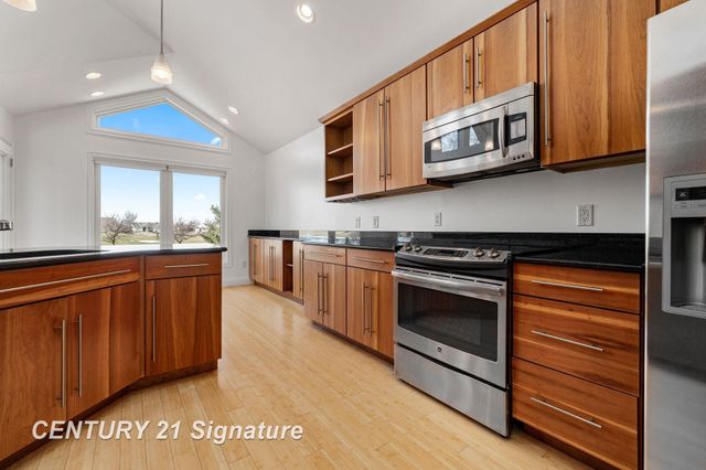 9368 Highland Green Drive, Saginaw, MI 48609