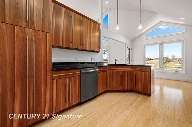 9368 Highland Green Drive, Saginaw, MI 48609