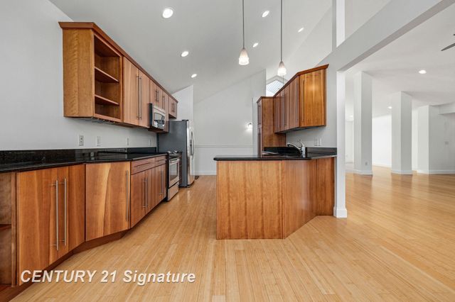 9368 Highland Green Drive, Saginaw, MI 48609