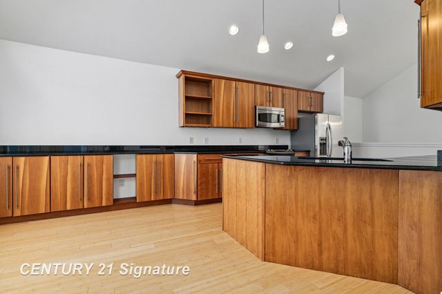 9368 Highland Green Drive, Saginaw, MI 48609