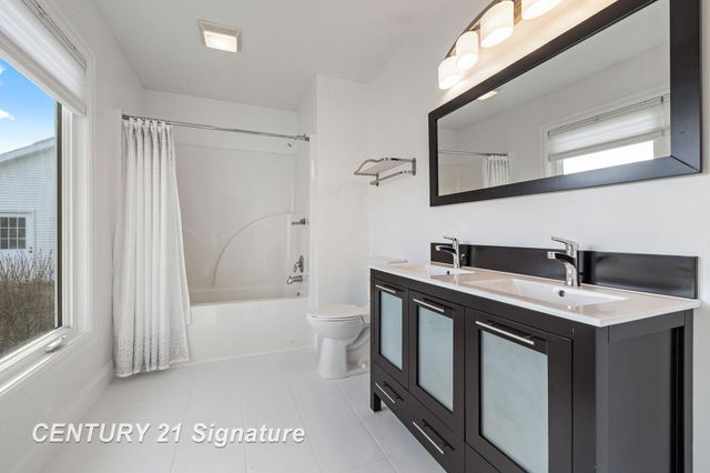 9368 Highland Green Drive, Saginaw, MI 48609