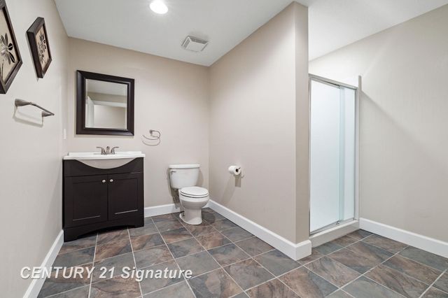 9368 Highland Green Drive, Saginaw, MI 48609