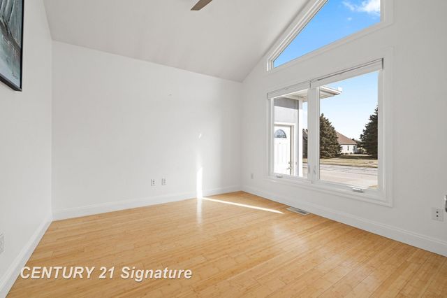 9368 Highland Green Drive, Saginaw, MI 48609