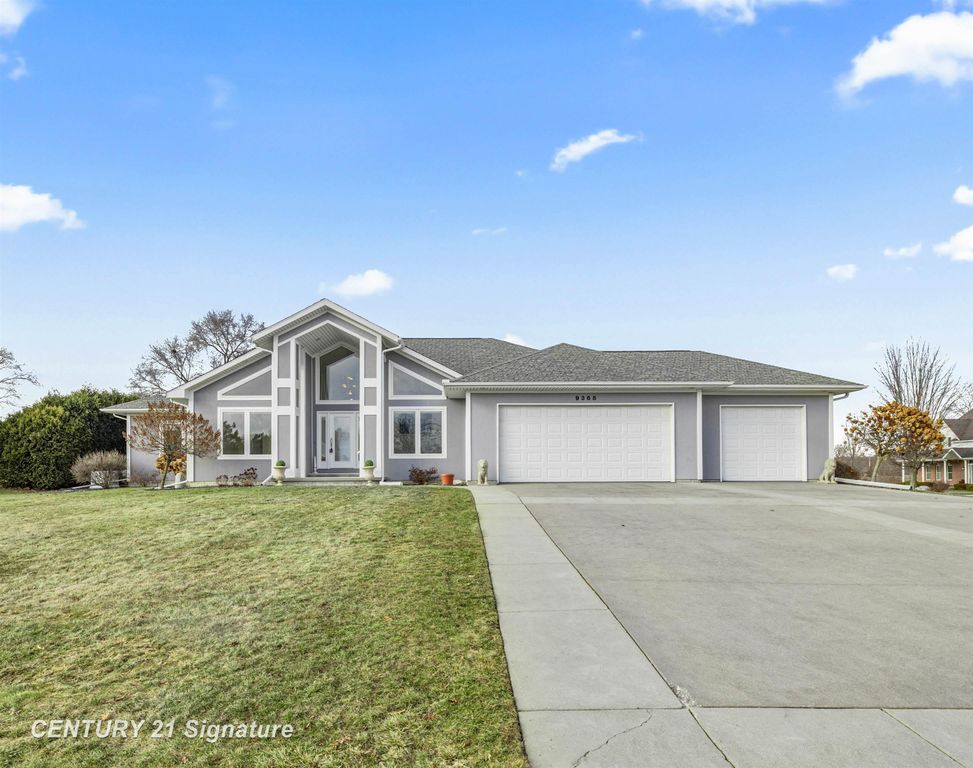 9368 Highland Green Drive, Saginaw, MI 48609