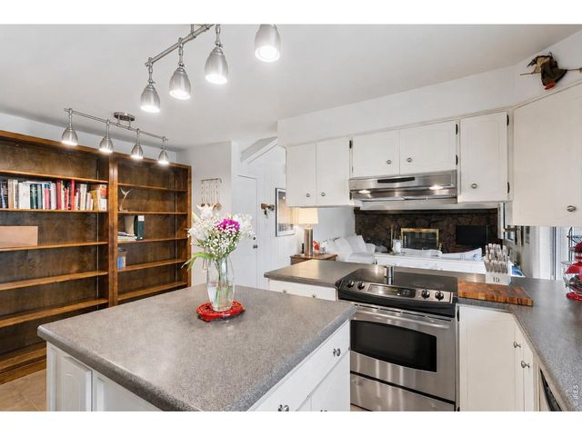 6809 Harvest Rd, Boulder, CO 80301