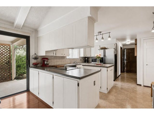6809 Harvest Rd, Boulder, CO 80301