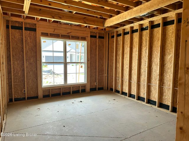 8226 Cedar Crest Ln, Louisville, KY 40291