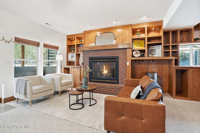 706 N Dundee DR, Post Falls, ID 83854