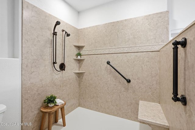 706 N Dundee DR, Post Falls, ID 83854