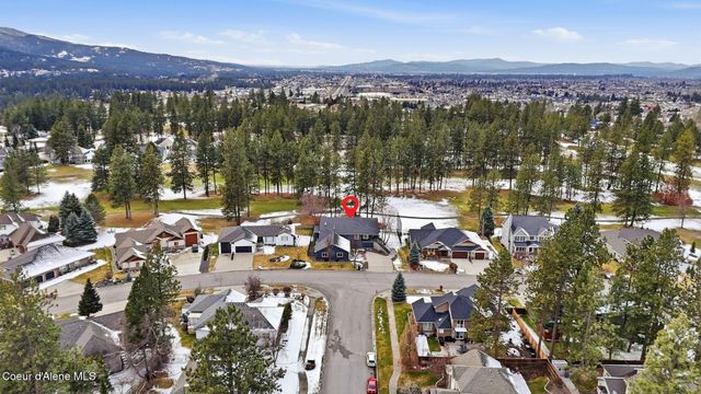 706 N Dundee DR, Post Falls, ID 83854