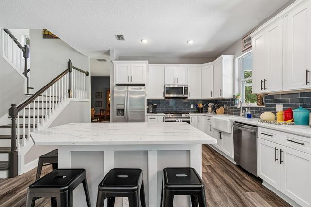 10201 GARDEN ALCOVE DRIVE, Tampa, FL 33647