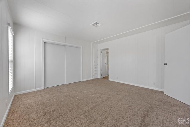 152 Torrey Pine Lane, Bakersfield, CA 93308