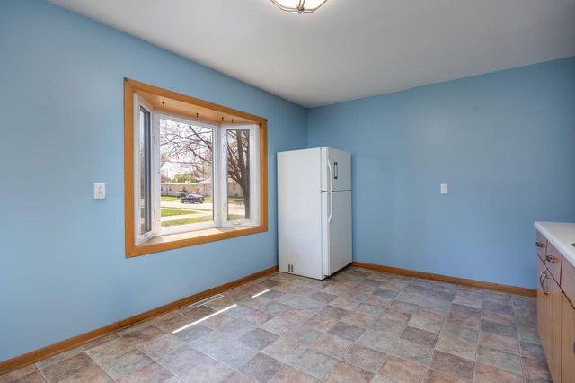 420 N Walnut Street, Janesville, WI 53548