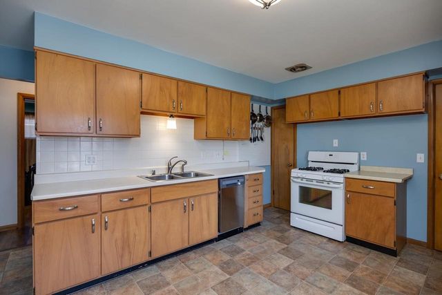 420 N Walnut Street, Janesville, WI 53548