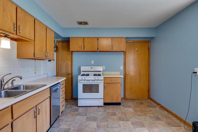 420 N Walnut Street, Janesville, WI 53548
