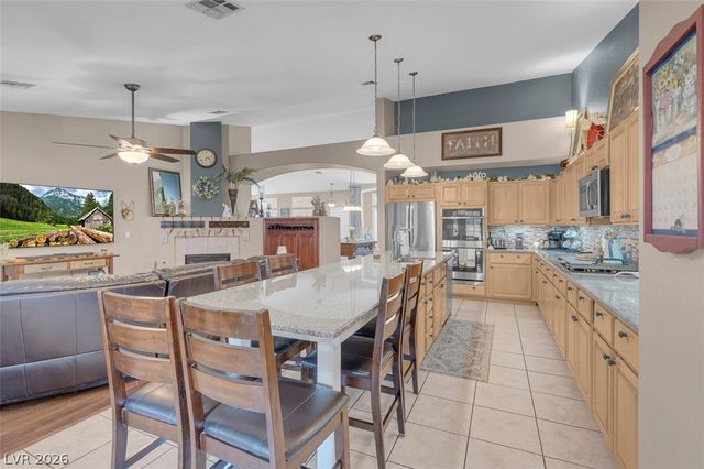 6258 Golden Rain Street, North Las Vegas, NV 89031