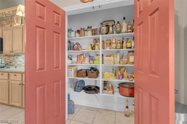 6258 Golden Rain Street, North Las Vegas, NV 89031