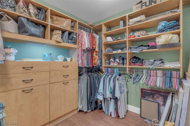 6258 Golden Rain Street, North Las Vegas, NV 89031