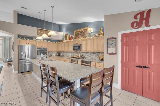 6258 Golden Rain Street, North Las Vegas, NV 89031