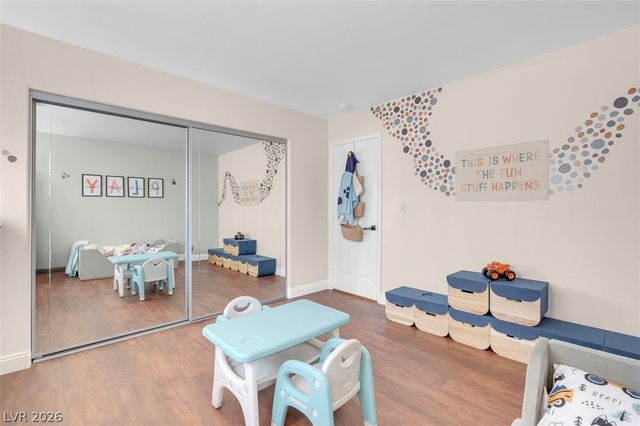 6258 Golden Rain Street, North Las Vegas, NV 89031